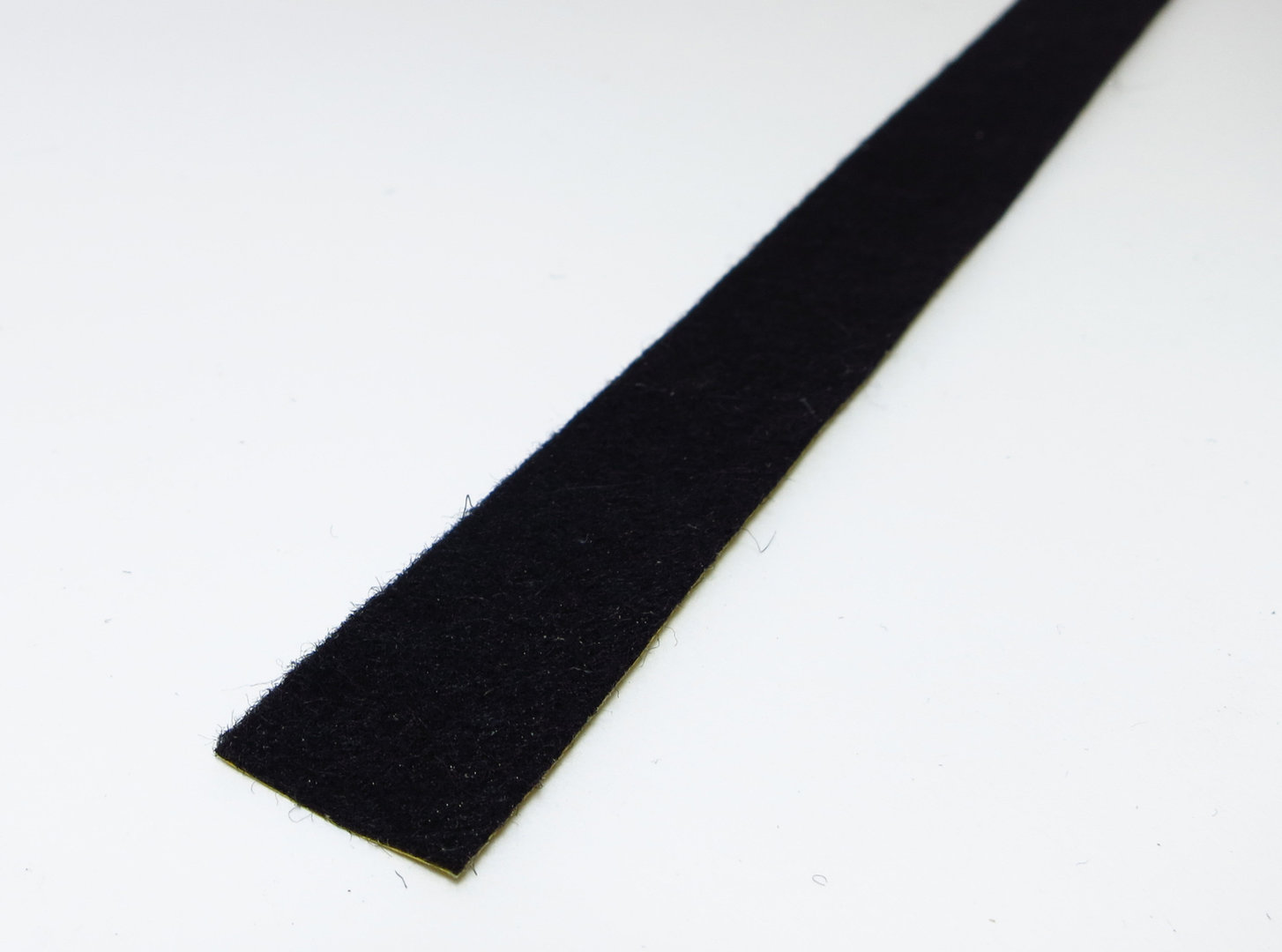 Filzstreifen / Filzband selbstklebend 1mm dick | schwarz